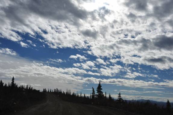 Percorrendo a estrada Top of The World Highway, entre Tok, no Alaska, e Dawson City, no Yukon - Canadá